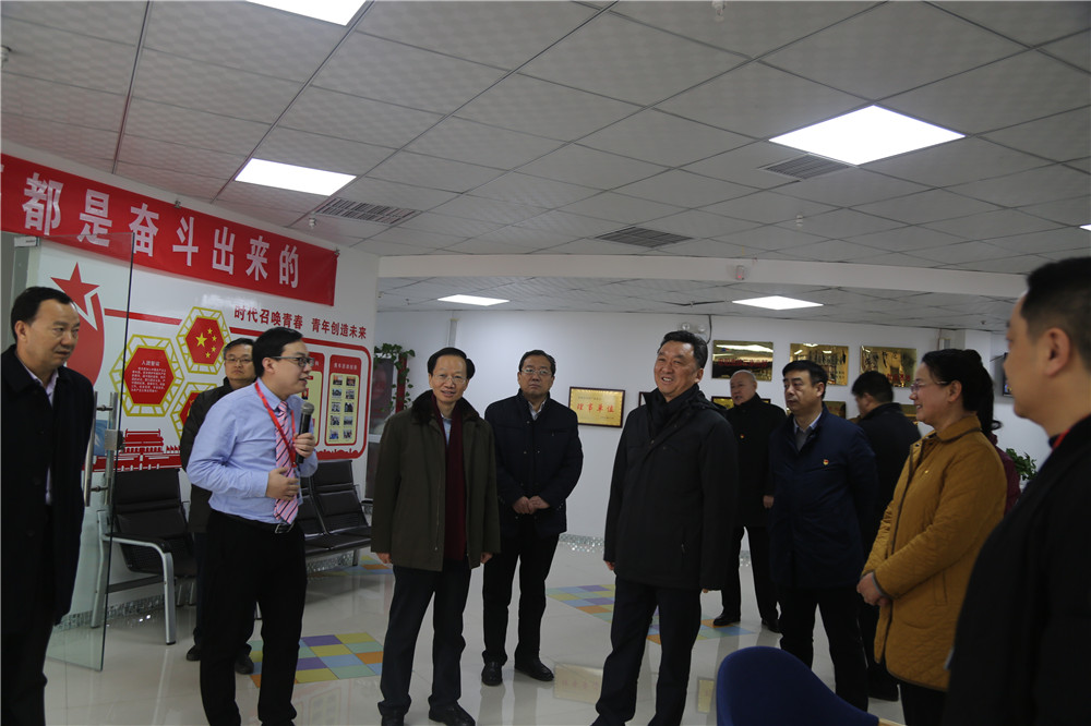 熱烈歡迎全國(guó)總工會(huì)副主席，書記處書記魏地春及省總工會(huì)王保存主席一行蒞臨安陽(yáng)青峰網(wǎng)絡(luò)參觀指導(dǎo)